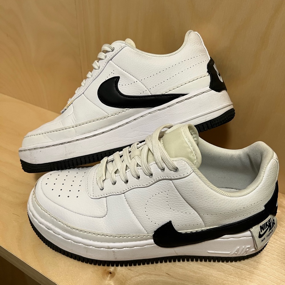 Nike Air Force 1 / Black and White / Women’s 6.5